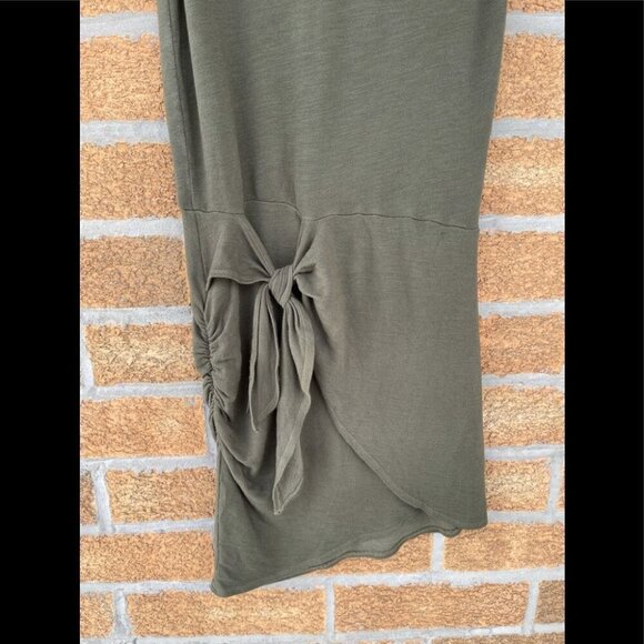 Monrow Supersoft V Dress in Hunter Green M - Picture 6 of 10